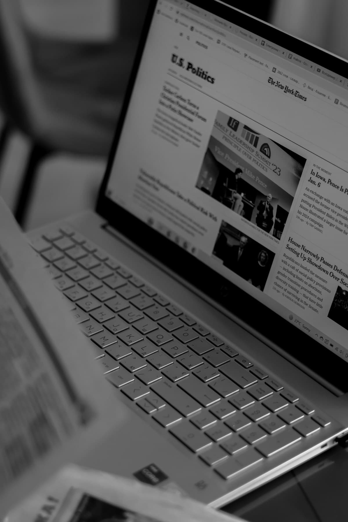 Your Browser Is Becoming Your News Editor — Opinion article thumbnail